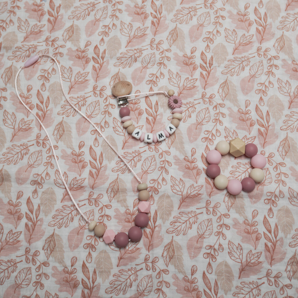 Cesta personalizada Lulumoon: el mejor regalo seguro para bebés.